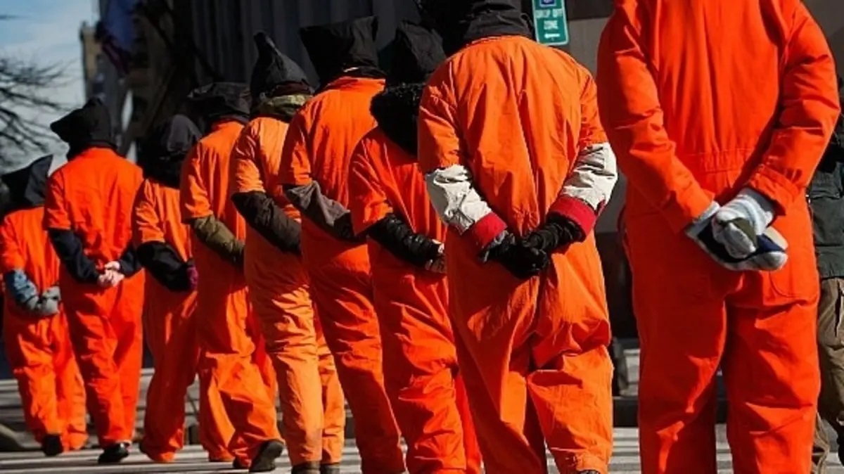 تونسيون في "غوانتانامو"..   البعض تم تسليمهم والبعض الآخر طلبوا اللجوء أو سلّمتهم الولايات المتحدة إلى بلدان أخرى!